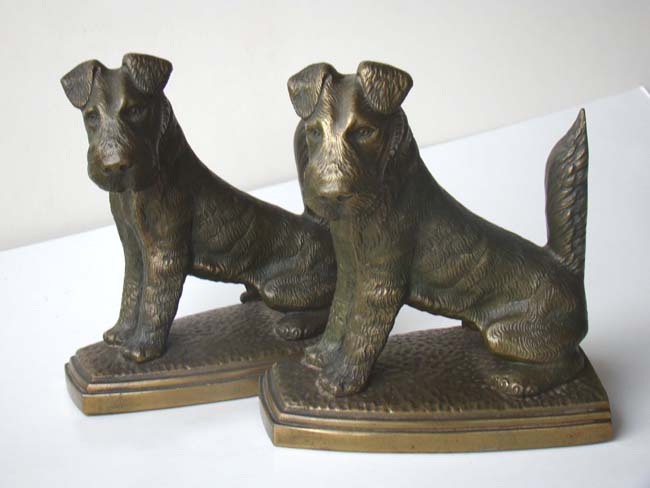 A wonderful large pair of figural Scotty(?) Dog Bookends circa 1935-1940 — image 3